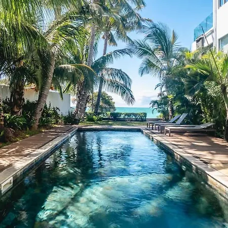 Aroma Beach - Luxury Beachfront Apartment Grand-Baie Exterior photo